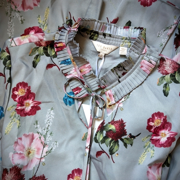 🍒NWT🍒 TED BAKER LIGHT GRAY FLORAL PRINT DRESS - Picture 9 of 10